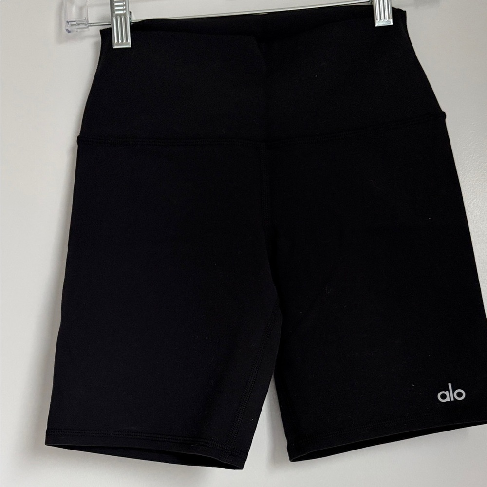 ALO Yoga Women's Black Bike Shorts